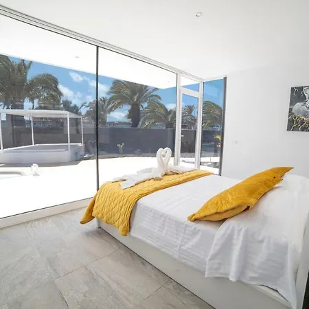 Βίλα Odyssey With Private Heated Pool In