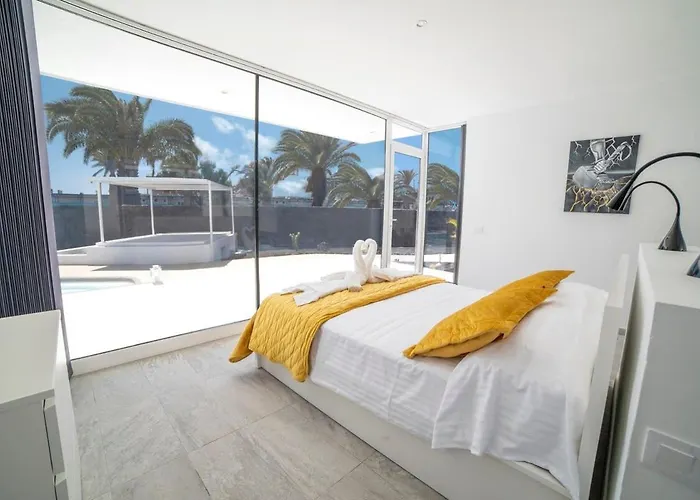 Villa Odyssey With Private Heated Pool In