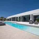 Odyssey With Private Heated Pool In Playa Blanca (Lanzarote)