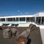 Odyssey With Private Heated Pool In Playa Blanca (Lanzarote)