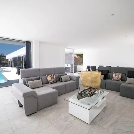 Odyssey With Private Heated Pool In Villa