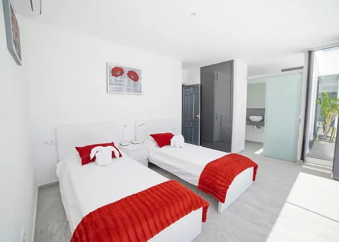 Vila Odyssey With Private Heated Pool In Playa Blanca (Lanzarote)