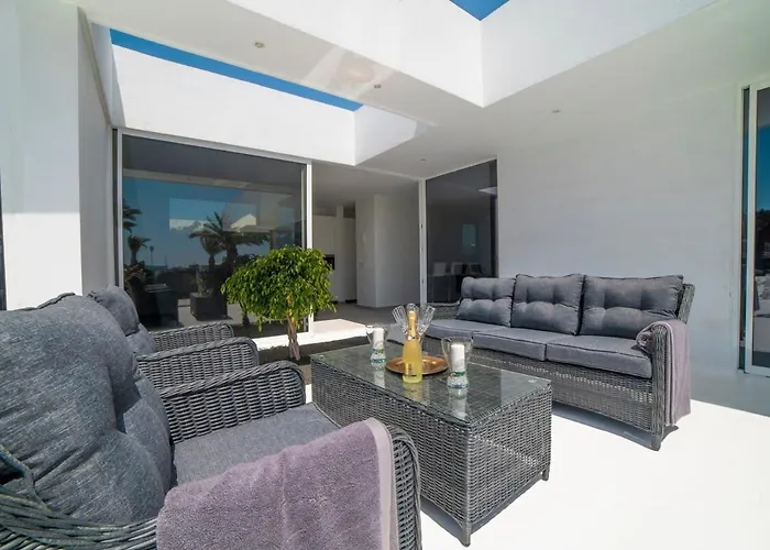 Vila Odyssey With Private Heated Pool In Playa Blanca (Lanzarote)