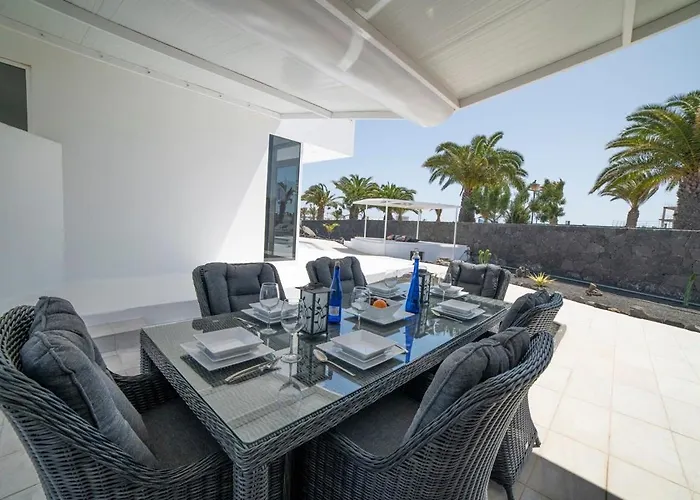 Odyssey With Private Heated Pool In Vila