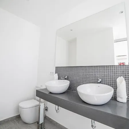 וילה Odyssey With Private Heated Pool In