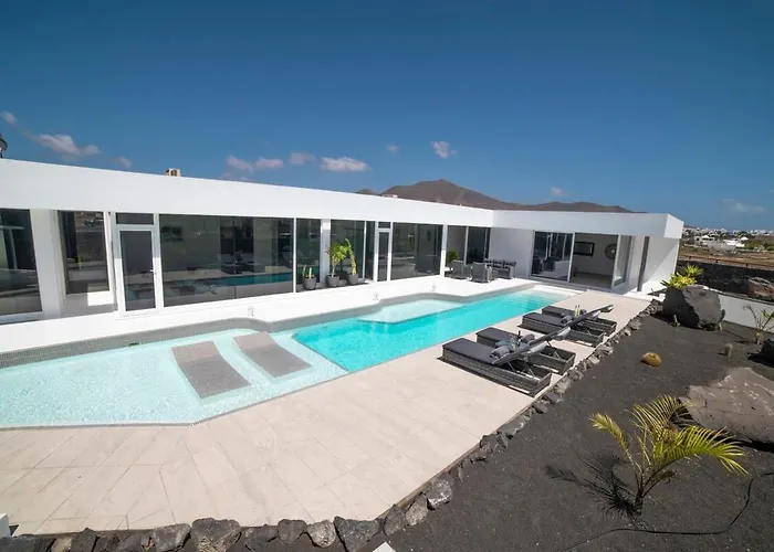 Odyssey With Private Heated Pool In Πλάγια Μπλάνκα