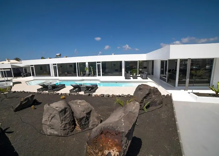 Odyssey With Private Heated Pool In Πλάγια Μπλάνκα